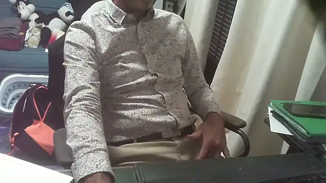 shyfrenchcock1 online show from September 11, 12:37 pm