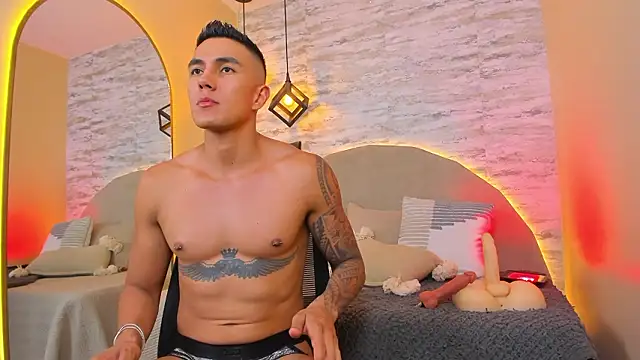 Aron Bolt online show from March 17, 3:42 am