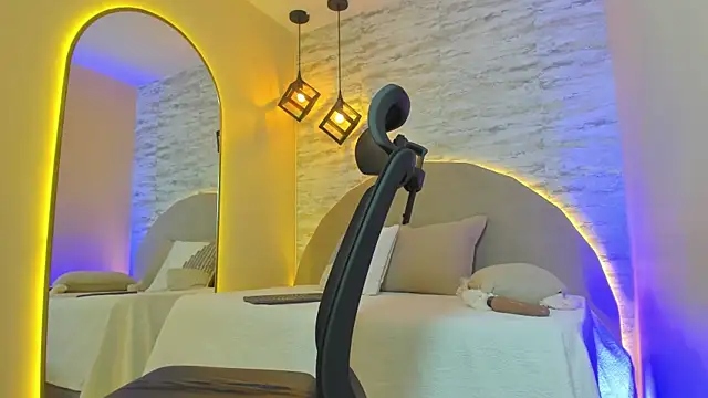 Aron Bolt online show from December 2, 2:47 am