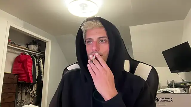 Snapshot of Dylansd chatting on January 25, 11:11 pm Dylansd online show from January 25, 11:11 pm