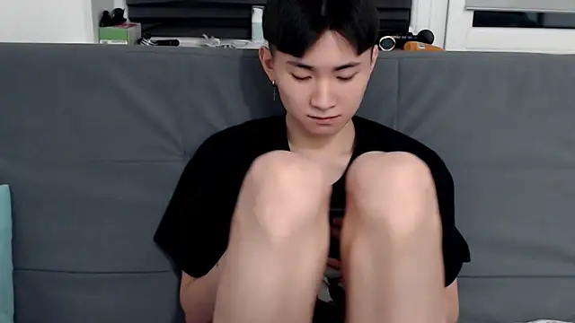 Miram Yu online show from February 9, 8:56 pm