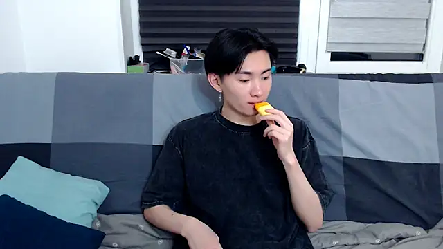 Miram Yu online show from January 26, 9:51 pm