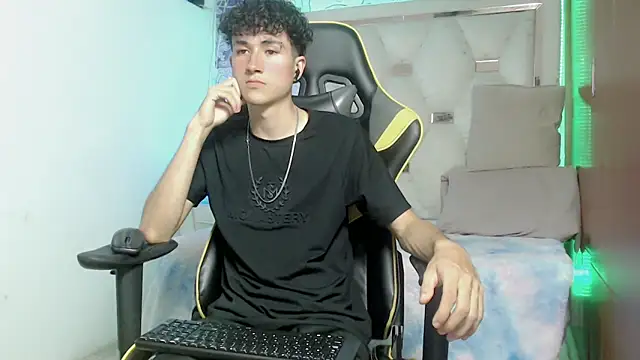 johnny cagee online show from November 8, 6:16 am