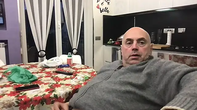 Snapshot of pantomax chatting on December 30, 3:57 pm pantomax online show from December 30, 3:57 pm