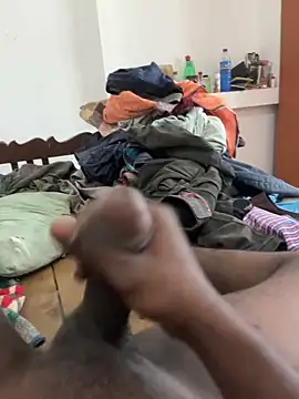 Snapshot of tamil000000 chatting on February 16, 8:21 am tamil000000 online show from February 16, 8:21 am