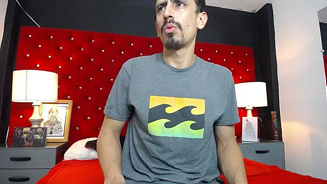 Sr Magnus  online show from December 21, 11:40 am