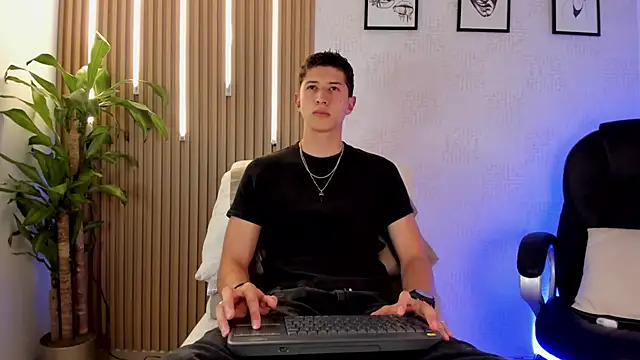 Dorianmistery2322  online show from December 15, 10:18 pm