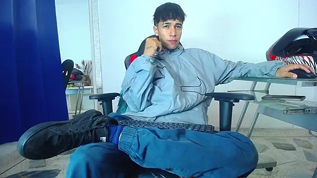 Zacktk7 online show from December 6, 11:14 pm