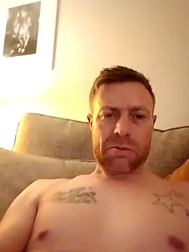 bennyboi1985 online show from October 23, 11:30 pm