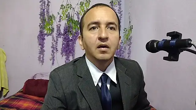 yazforeSolo online show from September 18, 2:41 pm