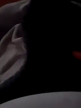 Snapshot of ich411983 chatting on October 25, 9:27 pm ich411983 online show from October 25, 9:27 pm