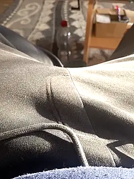 Snapshot of ich411983 chatting on October 2, 7:34 am ich411983 online show from October 2, 7:34 am