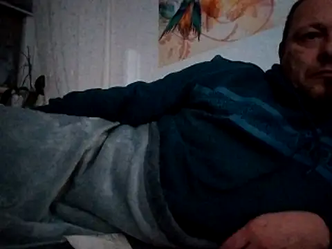 Snapshot of ich411983 chatting on January 11, 10:51 pm ich411983 online show from January 11, 10:51 pm