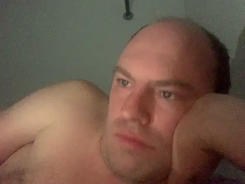 Snapshot of Abenteuerman chatting on December 8, 6:01 am Abenteuerman online show from December 8, 6:01 am