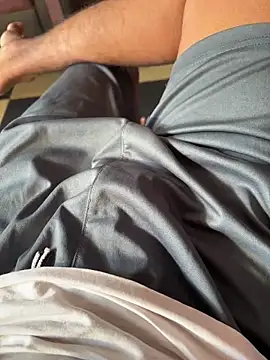 Snapshot of Desiboy___21 chatting on December 15, 3:24 am Desiboy   21 online show from December 15, 3:24 am