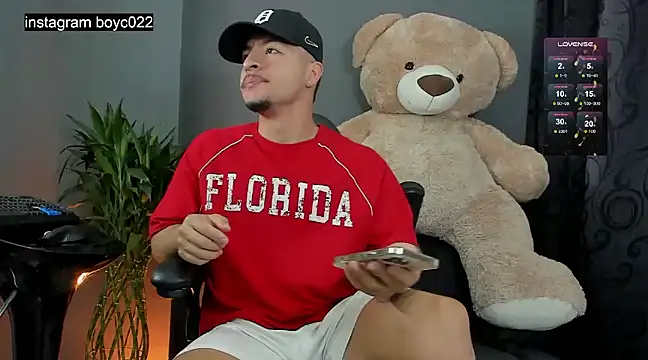 Snapshot of boyc022_ chatting on February 25, 11:30 am boyc022  online show from February 25, 11:30 am