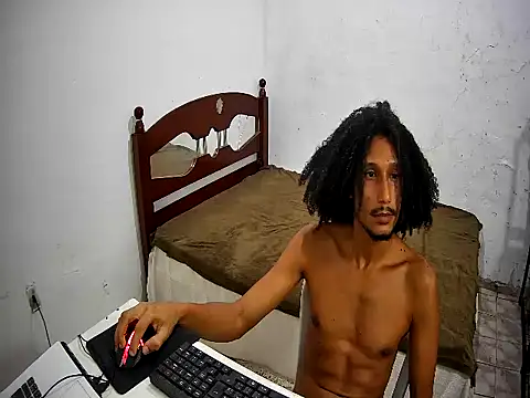 SkinnyLatinMan online show from December 3, 12:27 am