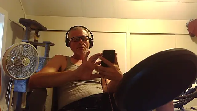 glenjamin81 online show from July 18, 1:01 am