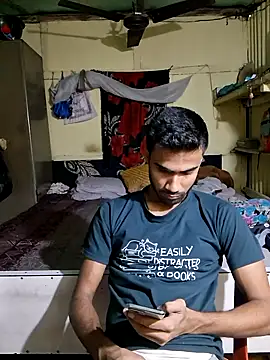 Skinny Bigass 23 online show from December 2, 9:45 am