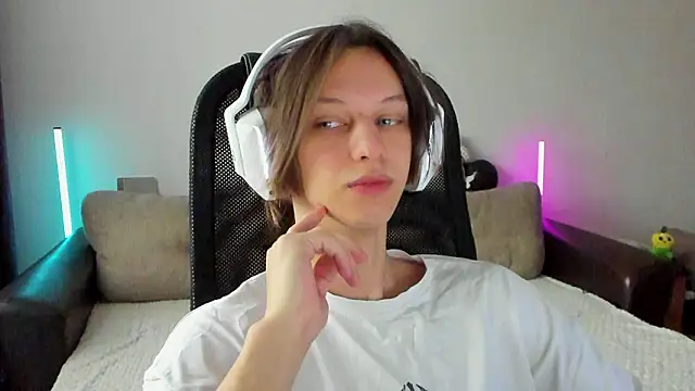 Ostin meow online show from February 10, 7:02 am