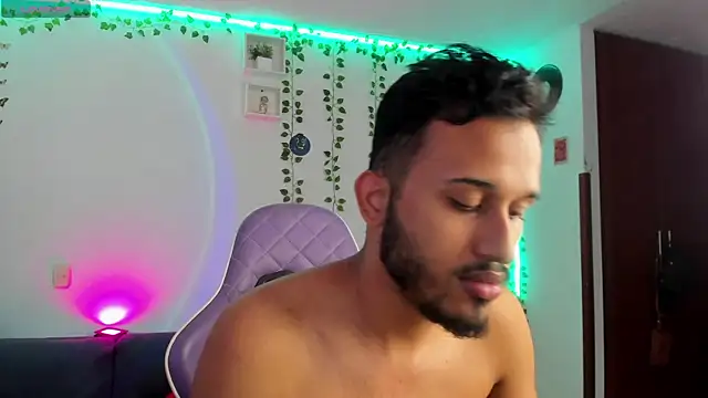 Raf brunette online show from December 31, 1:30 pm