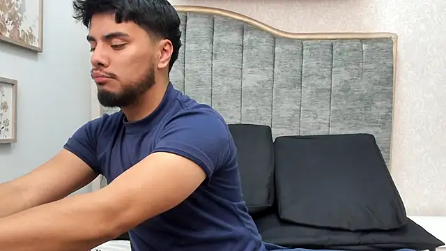 Tommidubois online show from December 6, 1:11 pm