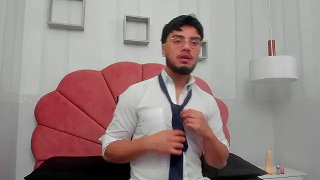 Tommidubois online show from December 4, 1:09 pm