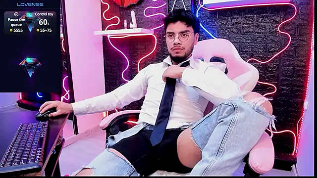 Tommidubois online show from December 15, 7:31 pm