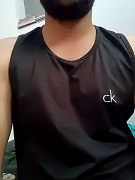 Snapshot of smartboy010101 chatting on March 1, 4:58 am smartboy010101 online show from March 1, 4:58 am