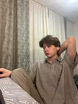 Snapshot of W_N_G_S chatting on March 2, 2:19 am W N G S online show from March 2, 2:19 am