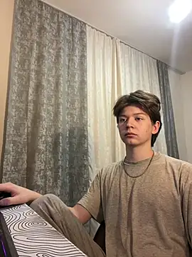 Snapshot of W_N_G_S chatting on February 11, 10:28 pm W N G S online show from February 11, 10:28 pm