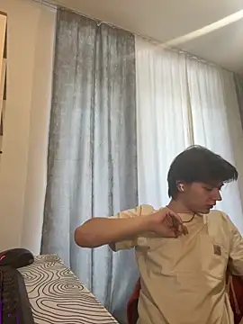 Snapshot of W_N_G_S chatting on March 17, 2:36 pm W N G S online show from March 17, 2:36 pm