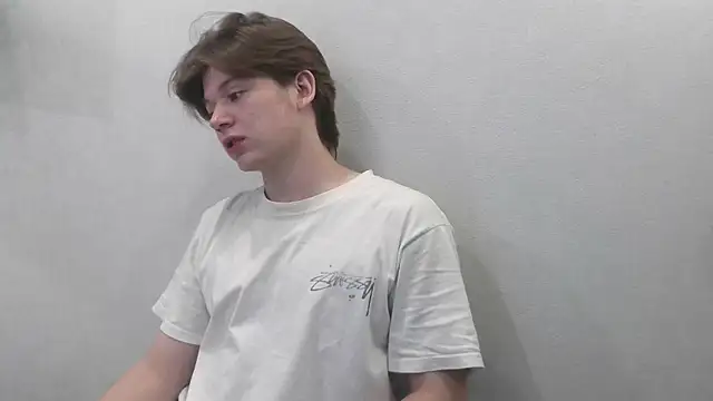 Snapshot of W_N_G_S chatting on October 1, 5:00 am W N G S online show from October 1, 5:00 am