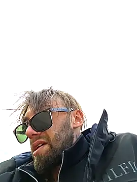 Snapshot of Fuckboy4public chatting on October 11, 8:24 pm Fuckboy4public online show from October 11, 8:24 pm