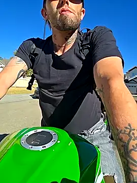 Snapshot of Fuckboy4public chatting on September 22, 9:36 pm Fuckboy4public online show from September 22, 9:36 pm