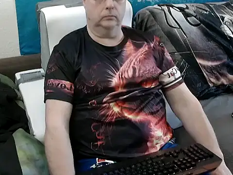 Manfred1012 online show from February 17, 7:25 am