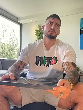 DimitriSullivan  online show from April 1, 7:11 pm