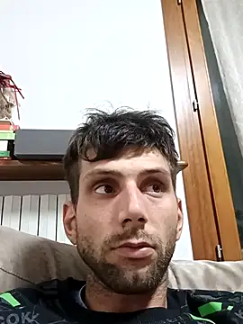 Snapshot of dariodario chatting on October 26, 11:07 pm dariodario online show from October 26, 11:07 pm