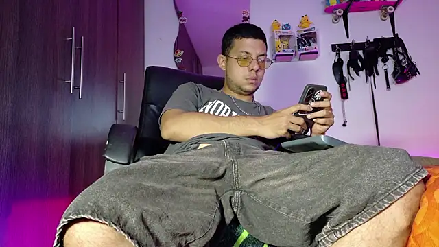 Nymphobuddies online show from March 8, 7:51 pm