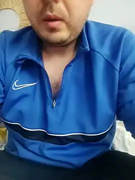 Snapshot of CuteMan33 chatting on October 17, 10:25 pm CuteMan33 online show from October 17, 10:25 pm