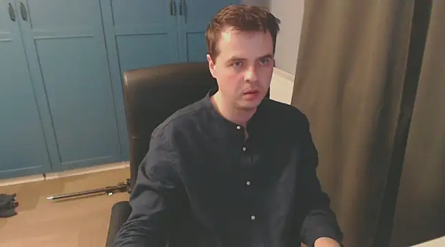 Snapshot of CuteMan33 chatting on December 9, 8:22 am CuteMan33 online show from December 9, 8:22 am