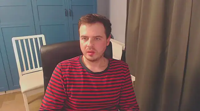 Snapshot of CuteMan33 chatting on December 16, 8:48 pm CuteMan33 online show from December 16, 8:48 pm