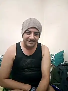 Snapshot of arabian82 chatting on December 13, 11:28 pm arabian82 online show from December 13, 11:28 pm