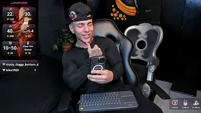 Flynn Riider online show from October 24, 6:09 pm