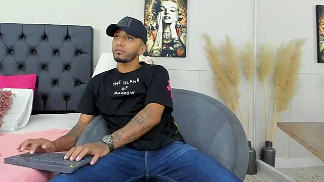 Robin Rief online show from March 9, 3:23 am