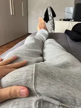 93moro online show from December 15, 10:18 am