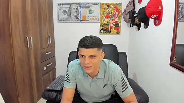 Snapshot of boss_of_cash chatting on September 27, 1:58 am boss of cash online show from September 27, 1:58 am