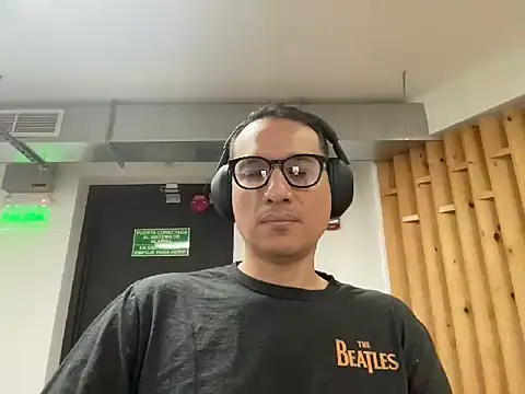 alex ruiz85 online show from December 16, 4:25 pm