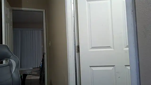 Huntzg23 online show from April 5, 4:42 am