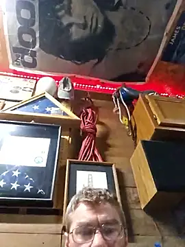 tileguyyy online show from October 16, 4:31 am